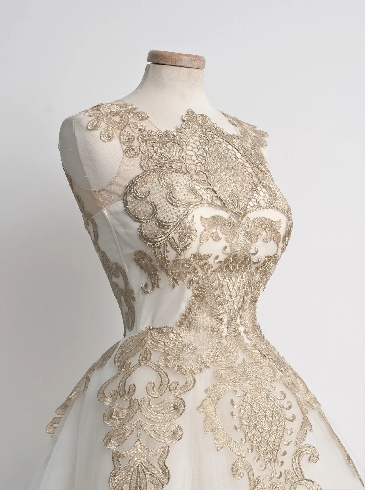 50s Vintage Tea Length Prom Dress  with Gold Lace Appliques