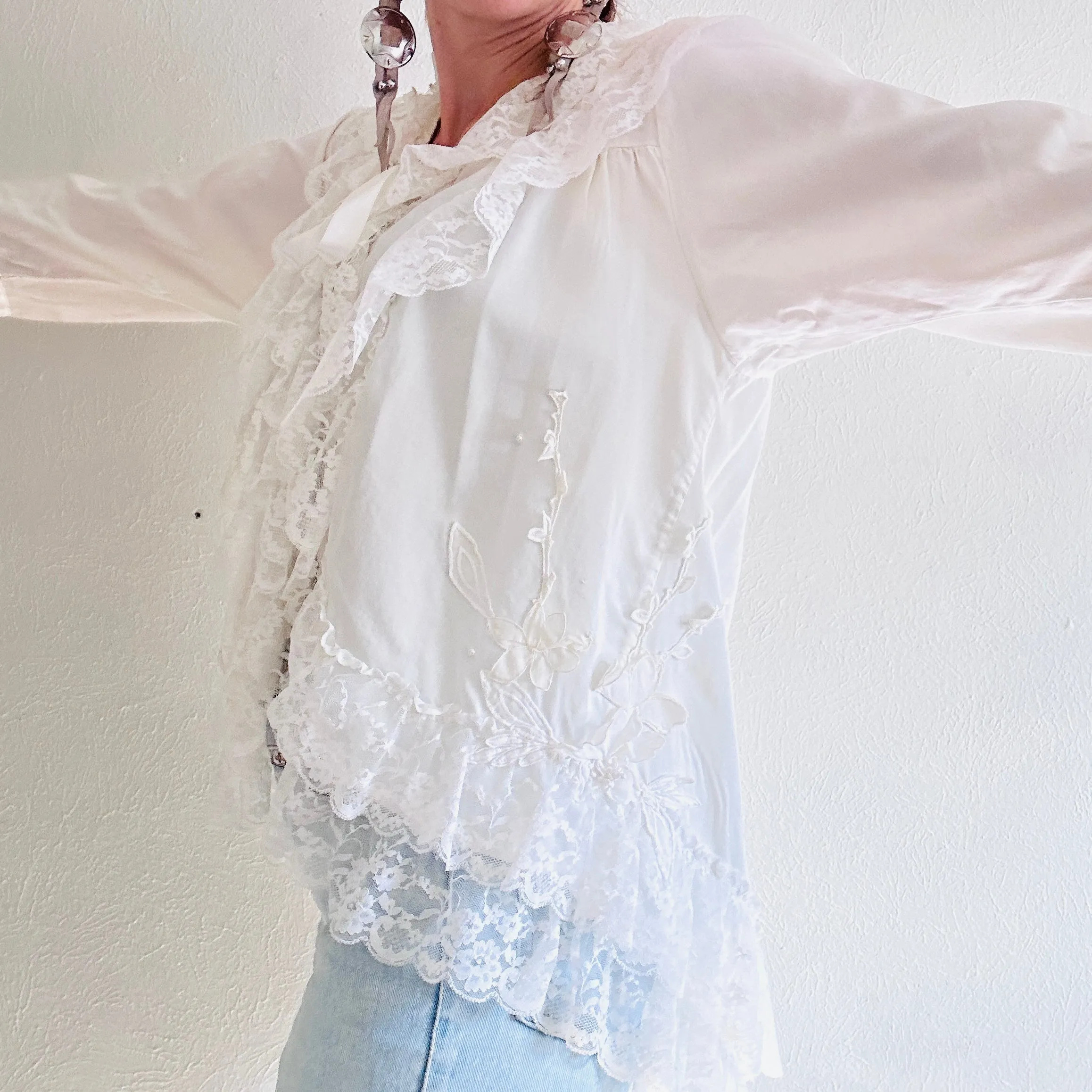 80'S VINTAGE WHITE LACE LINGERIE ROBE // SIZE MEDIUM LARGE