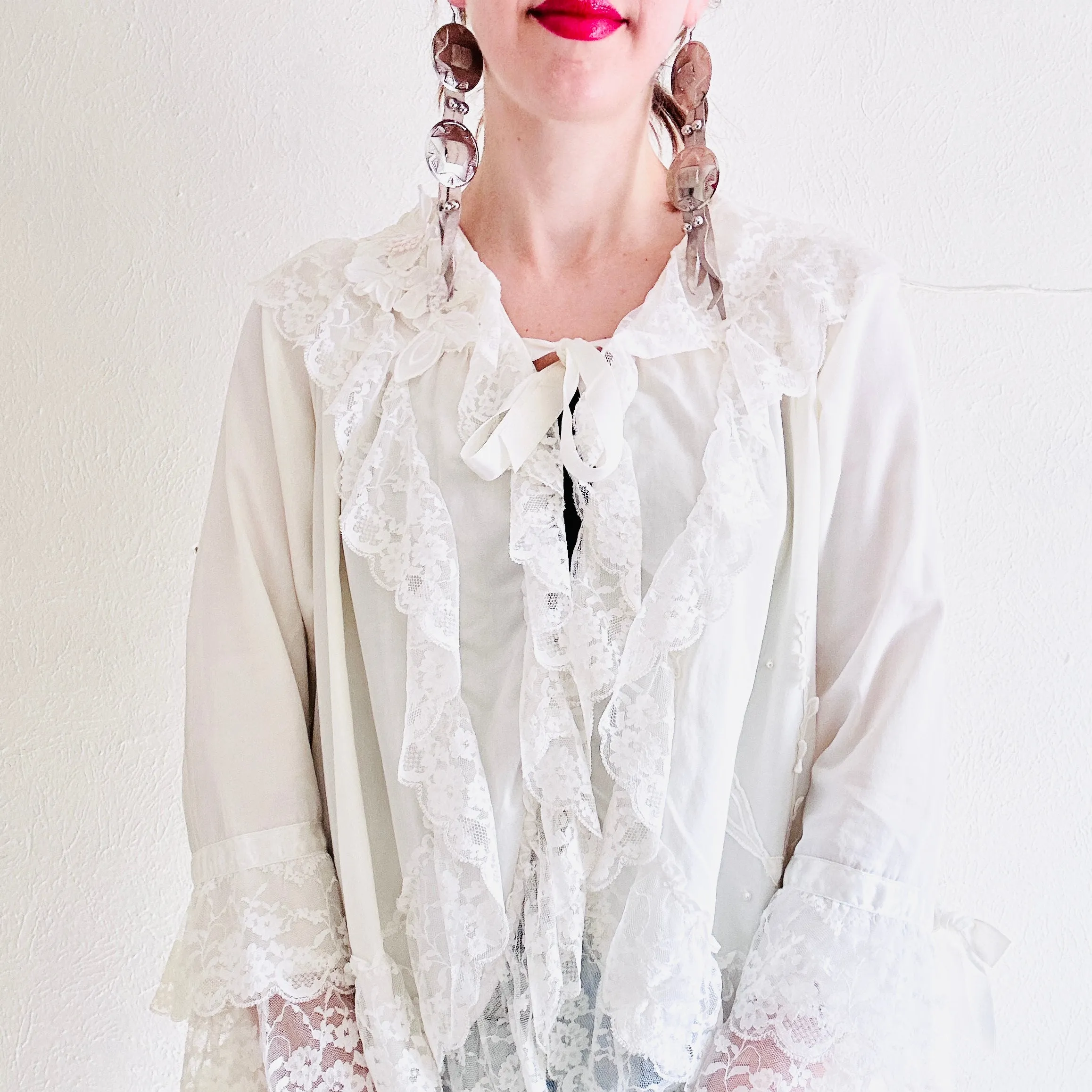 80'S VINTAGE WHITE LACE LINGERIE ROBE // SIZE MEDIUM LARGE