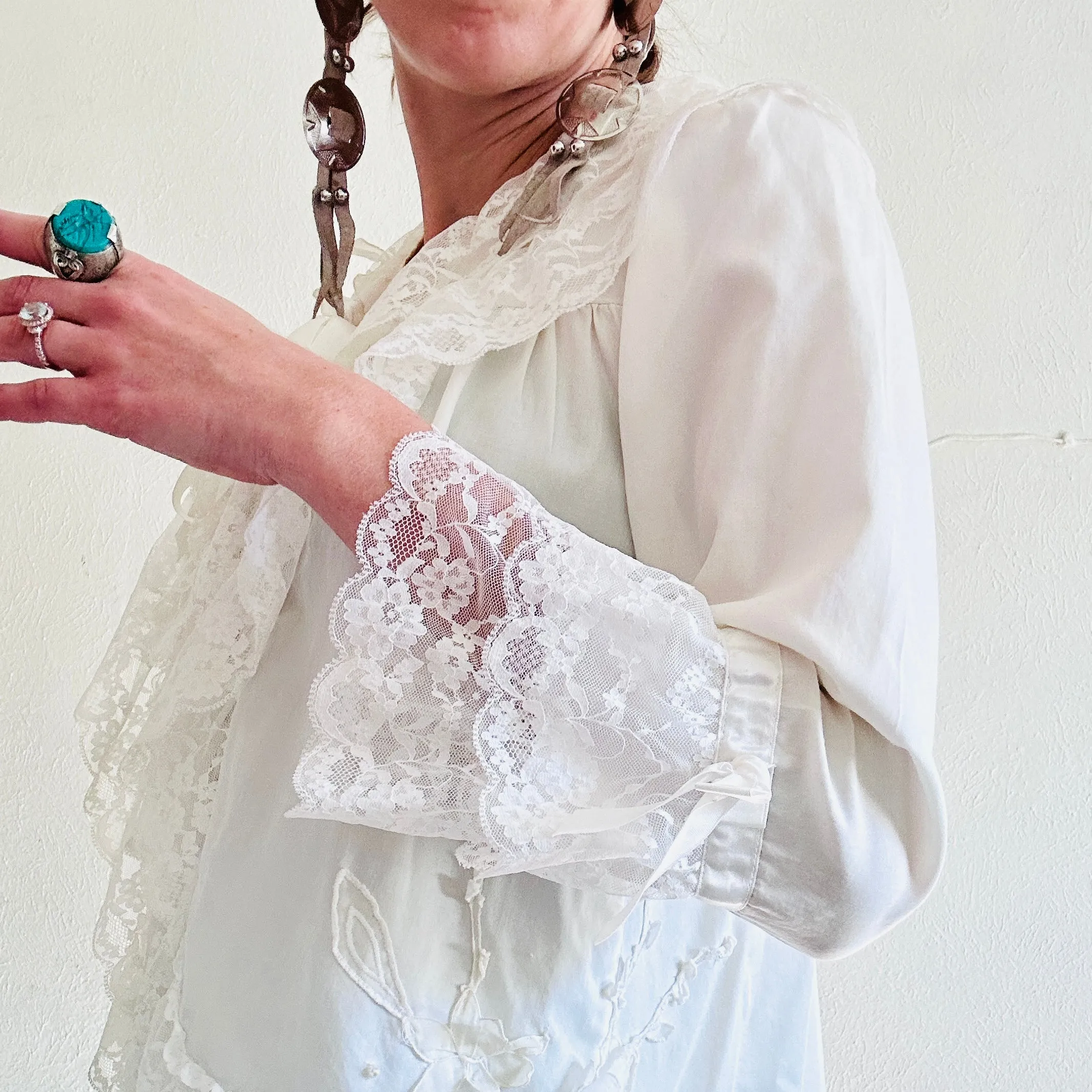 80'S VINTAGE WHITE LACE LINGERIE ROBE // SIZE MEDIUM LARGE