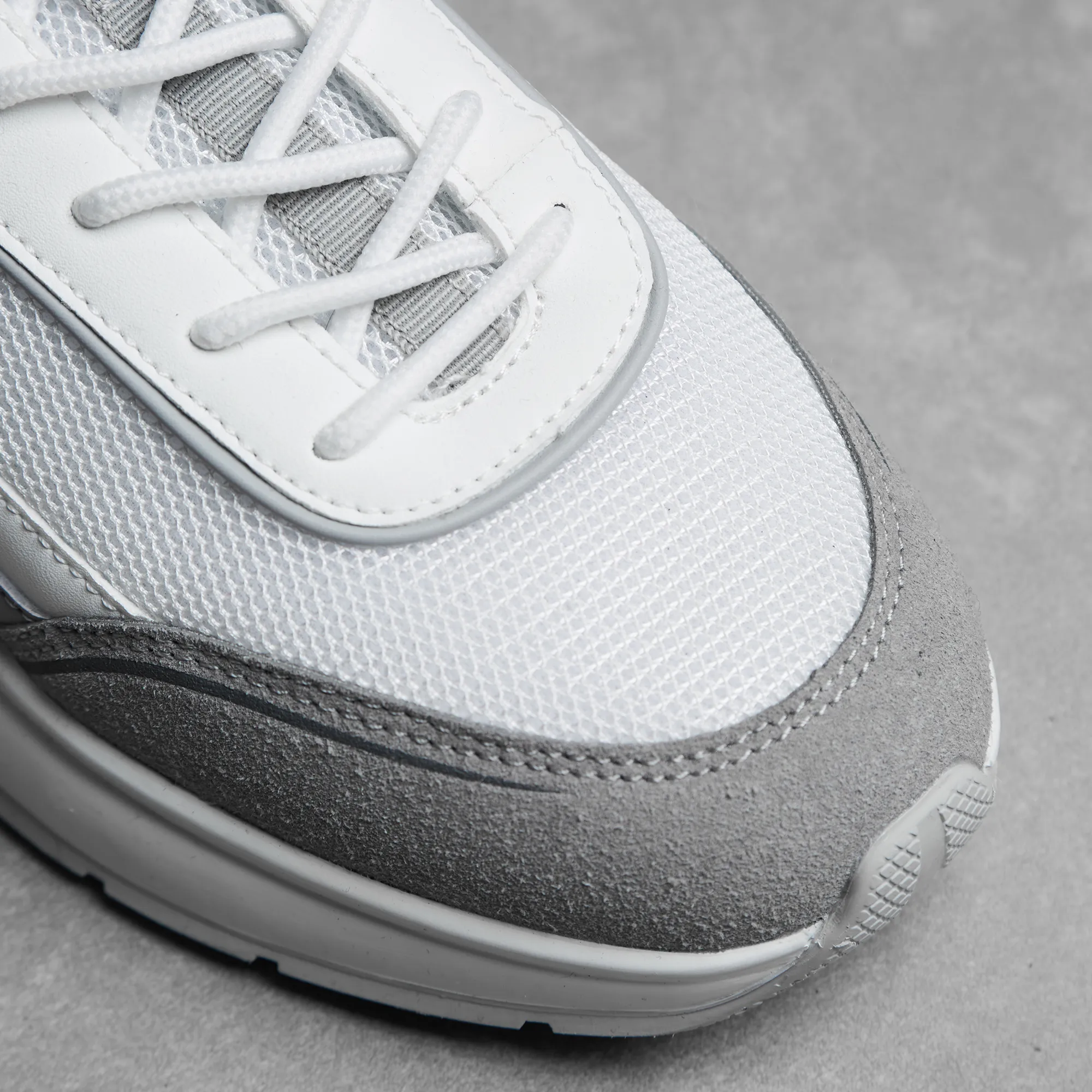 Premium Tech Runner | White/Grey